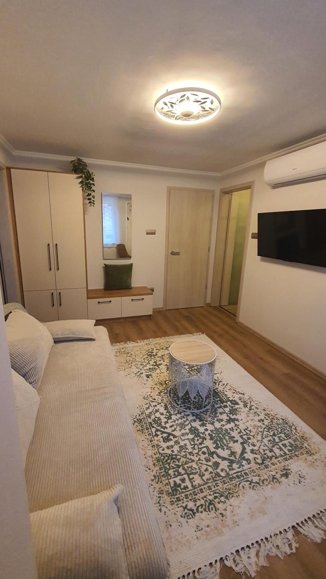 Apartamento Mi Casa Plantas Mosonmagyaróvár Exterior foto